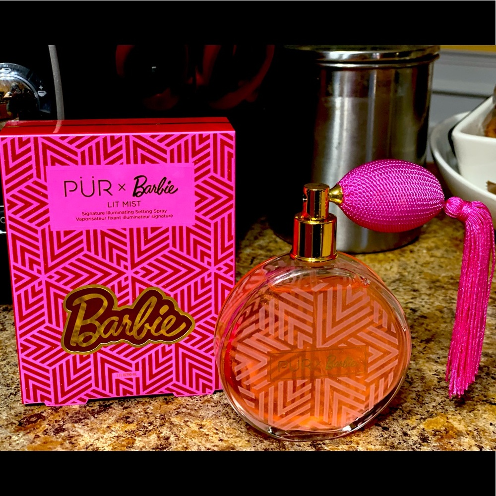 Pur Barbie!! Lit mist signature illuminating spray